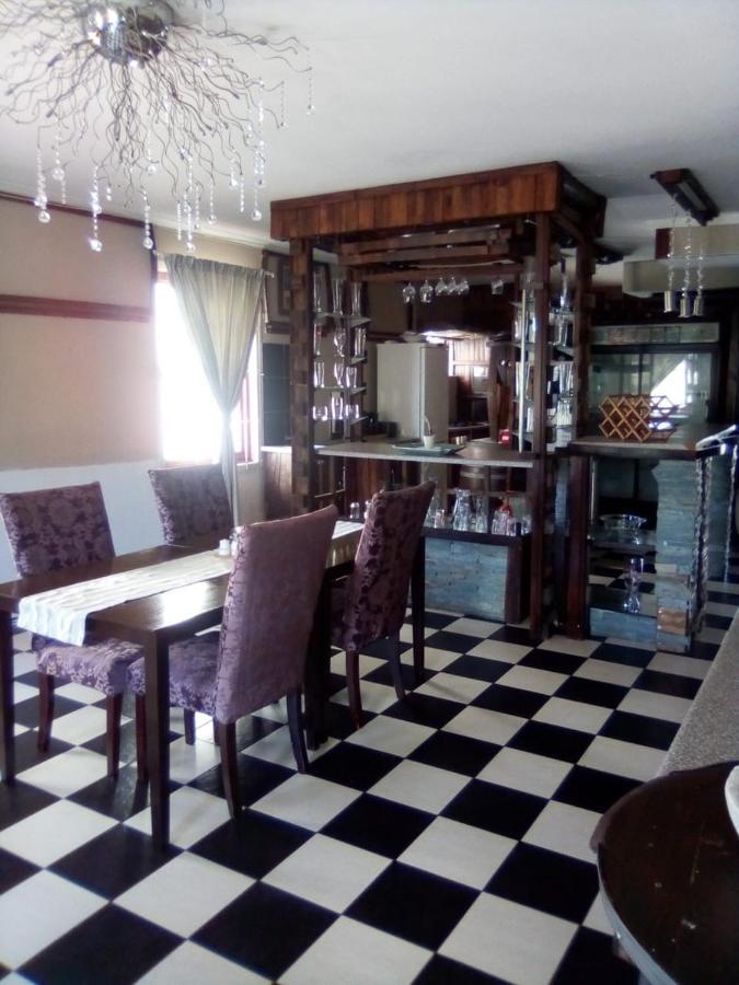 Bread And Barrel Guesthouse Bellville Cape Town Bagian luar foto