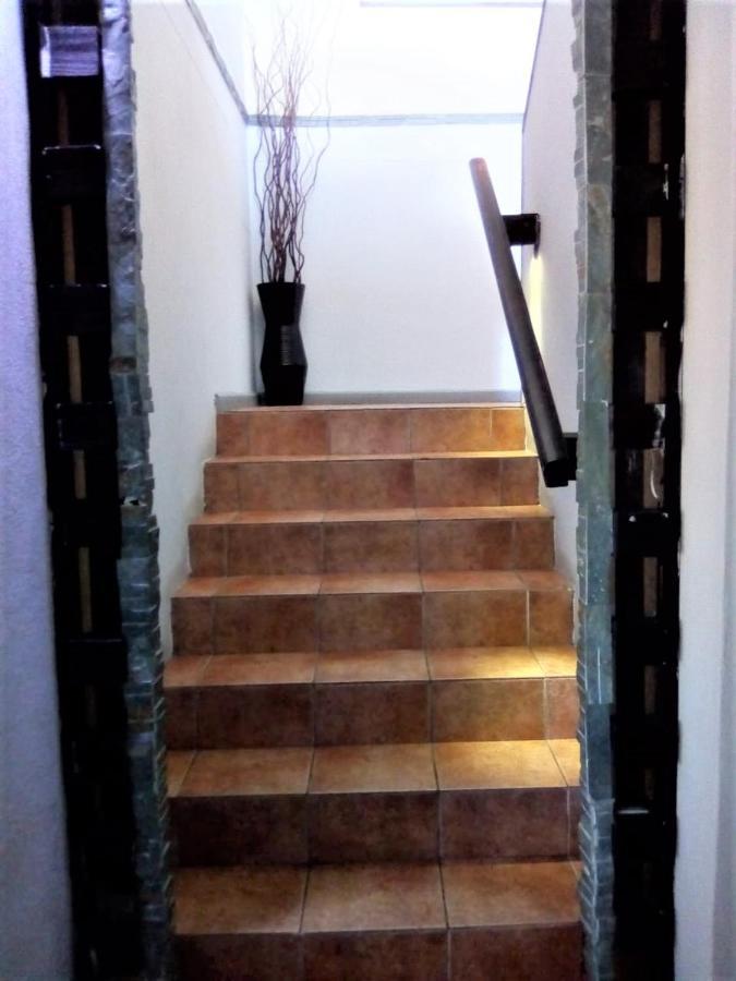 Bread And Barrel Guesthouse Bellville Cape Town Bagian luar foto