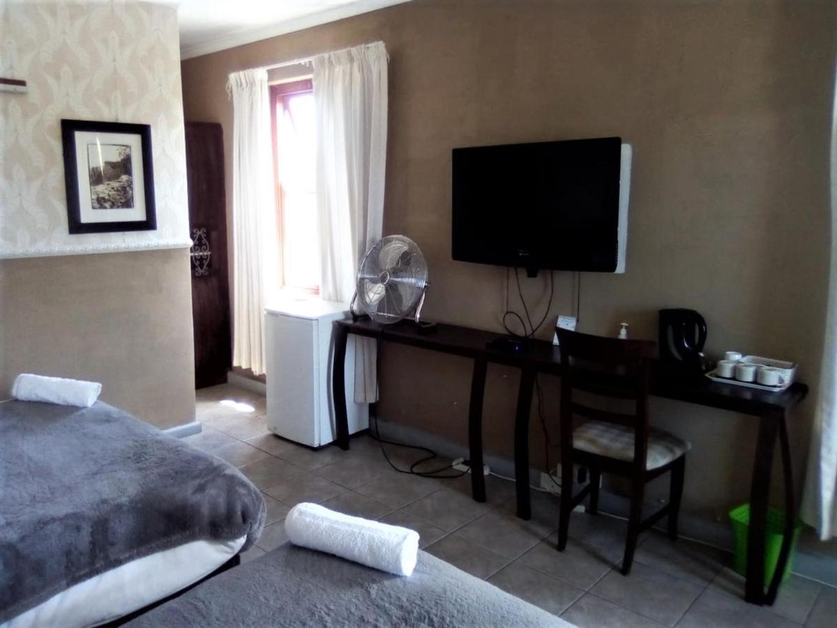 Bread And Barrel Guesthouse Bellville Cape Town Bagian luar foto