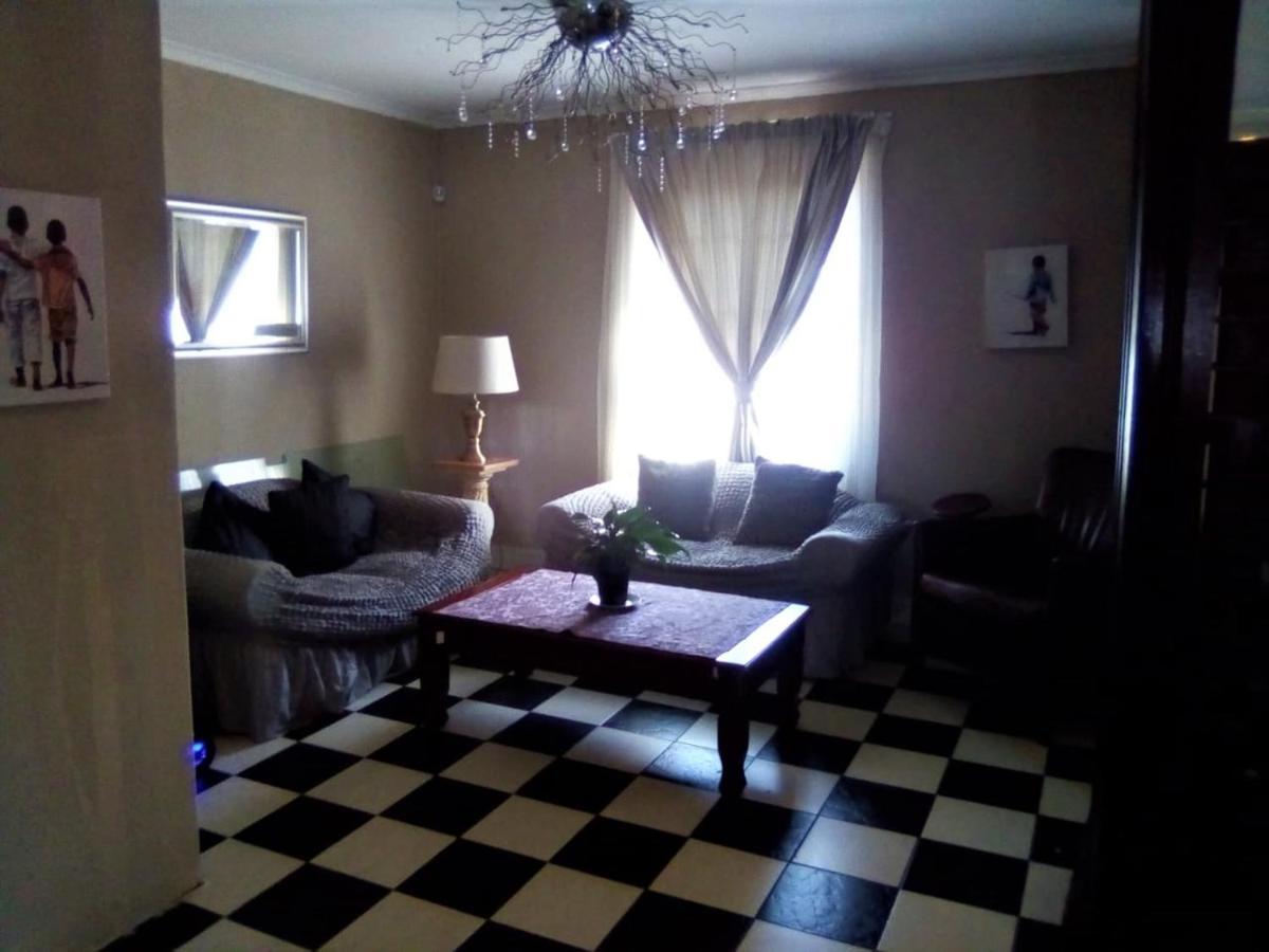 Bread And Barrel Guesthouse Bellville Cape Town Bagian luar foto
