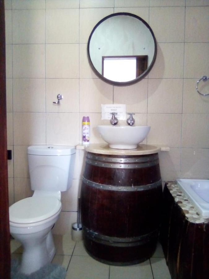 Bread And Barrel Guesthouse Bellville Cape Town Bagian luar foto