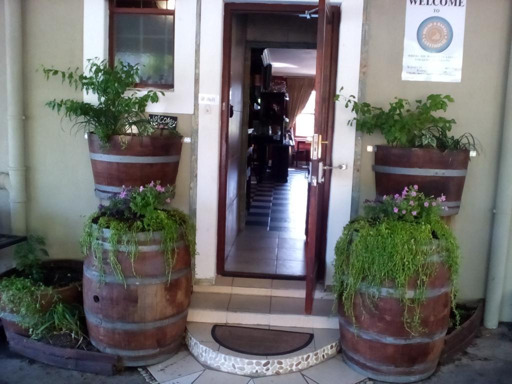 Bread And Barrel Guesthouse Bellville Cape Town Bagian luar foto