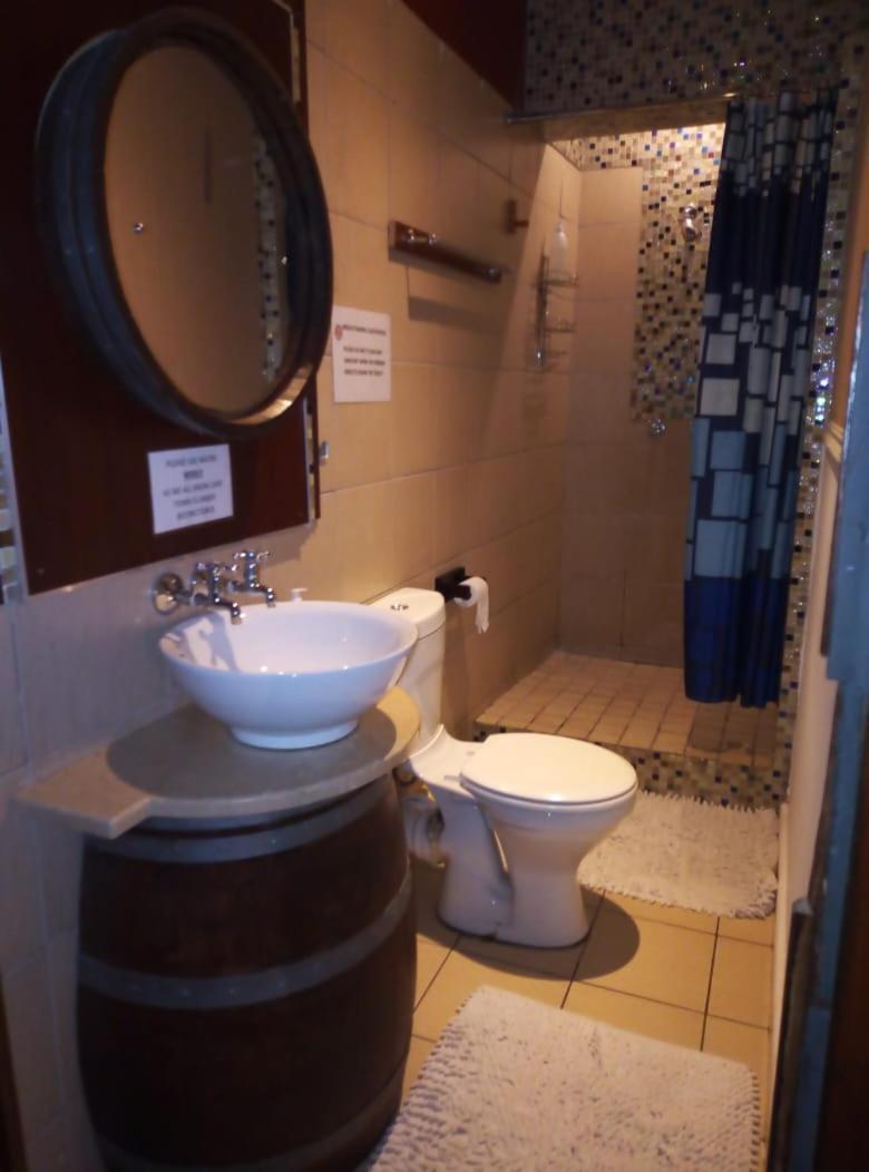 Bread And Barrel Guesthouse Bellville Cape Town Bagian luar foto